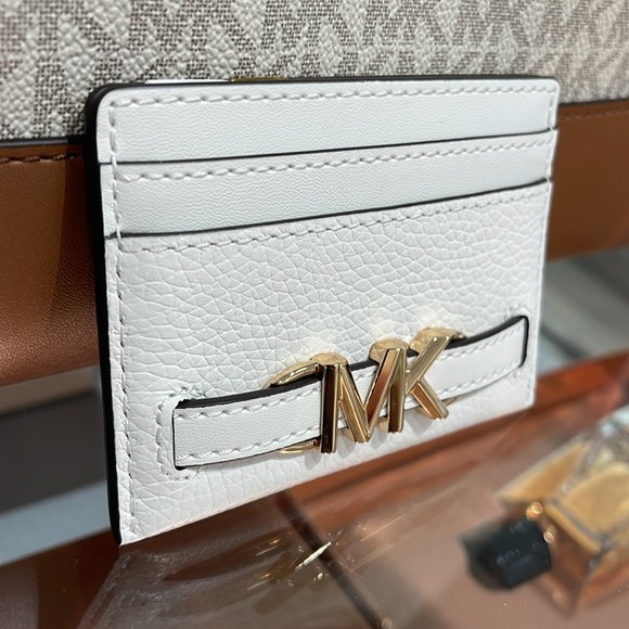 MICHAEL KORS
Reed Large Pebbled Leather Card Holder Case Wallet 
OPTIC WHITE
NWT - Picture 2 of 16